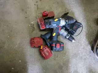 2 stk. akku bore/skruemaskiner BOSCH med div. Batterier og lader