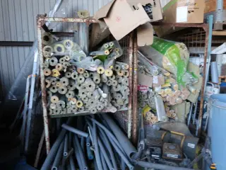 2 stk. opbevaringsbure med indhold