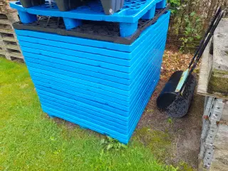 Plasticpaller blå.