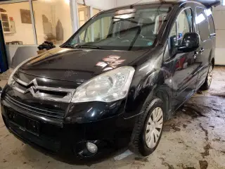 Familie bil med masser af plads 