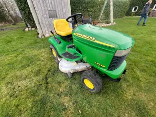 Have traktor John Deere LX 279
