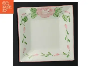 Firkantet porcelænsfad med blomster (str. 15x15 cm)