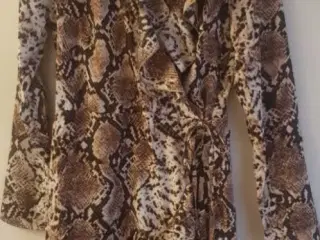Slange printet kjole