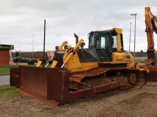 Komatsu D65PX-15