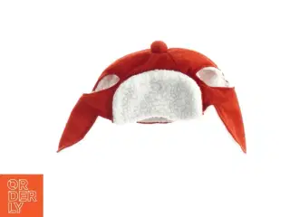 Rød hue med øreklapper til bamser fra Build a Bear
