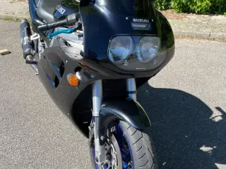 Suzuki gsxr1100