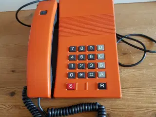 Klassisk fastnettelefon orange