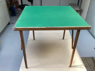 Sammen klappelig spille bord med filt bordplade