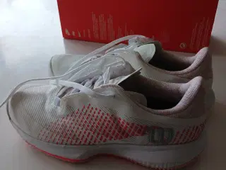 Ubrugte tennissko str 38