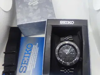 Seiko 5 Sports Street 2023