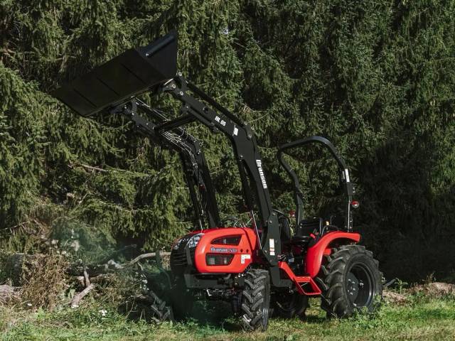 Branson minitraktor model 2500L