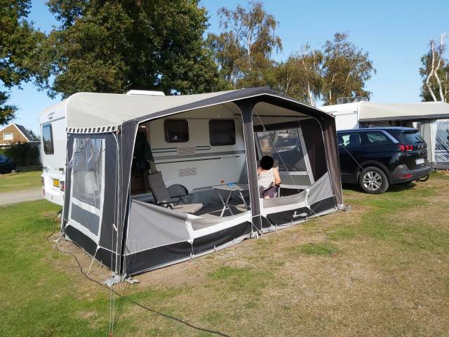 Adria Aviva 400 ps 