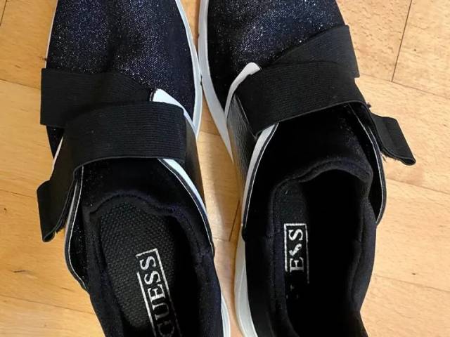 GUESS sneakers til salg
