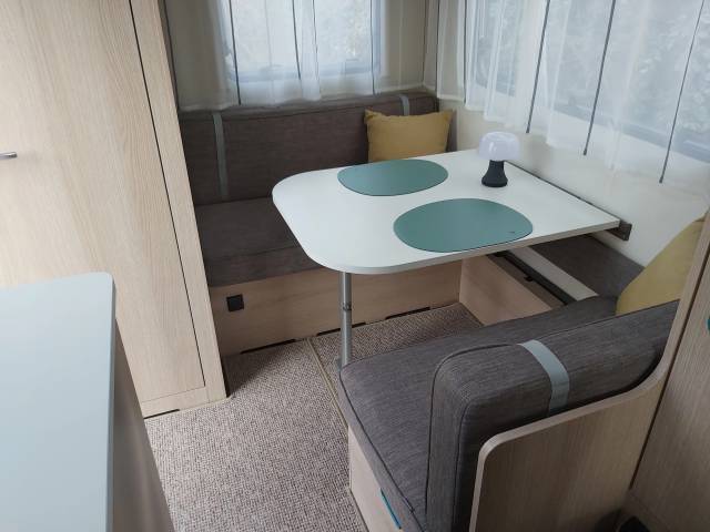 Adria Aviva 400 ps 