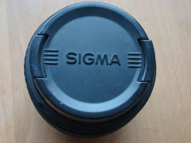 Sigma UC 28-70 mm 1:2.8-4 AF