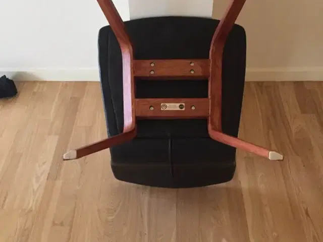 DK Design Magnus Olesen 8 spisebordsstole m læder 