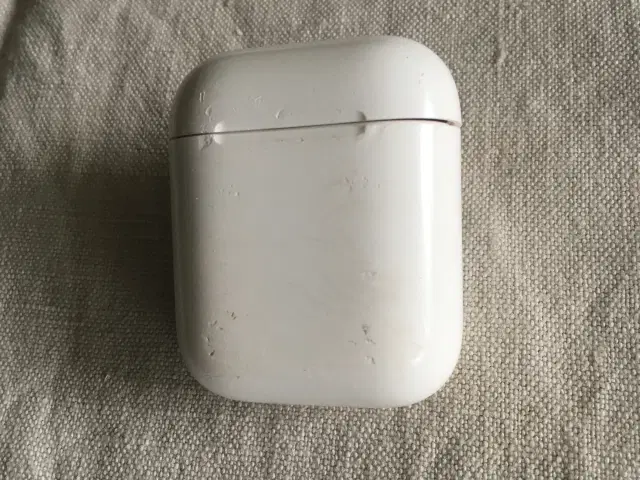 Apple Airpod Lightning Charging Case