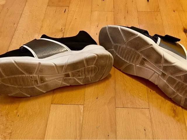 GUESS sneakers til salg