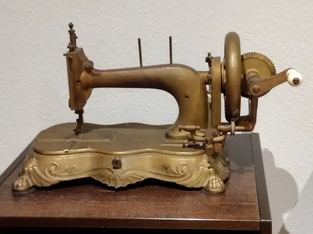Justerbar Lab tweet Antik symaskine | Fredericia - GulogGratis.dk