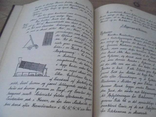 Vej og Jærnbanebygning i 1905