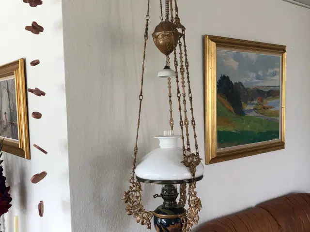 Meget smuk antik petroleumslampe
