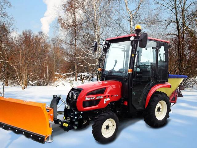 Branson minitraktor model 2500L