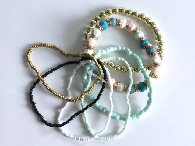 Perlearmbånd sæt med 7 stk armbånd med perler