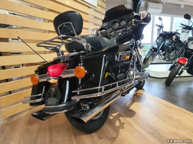 Harley-Davidson FLHTC Electra Glide Classic ombygget til FLHTC 2003