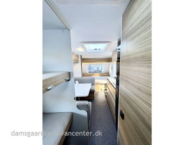 2019 - Adria Altea 552 PK   Køjer-Dobbeltseng-Mover-Posemarkise