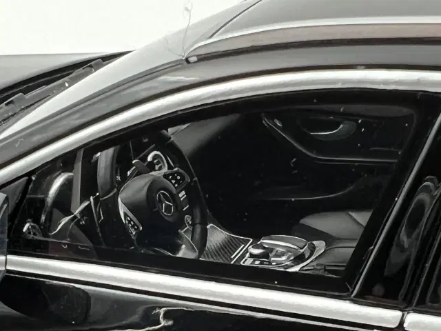 2015 Brabus B25 / Mercedes C250 T-Model 1:18