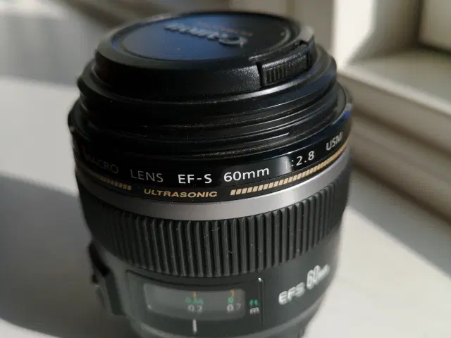 Canon Macro Lens EF-S 60mm 1:2.8 USM