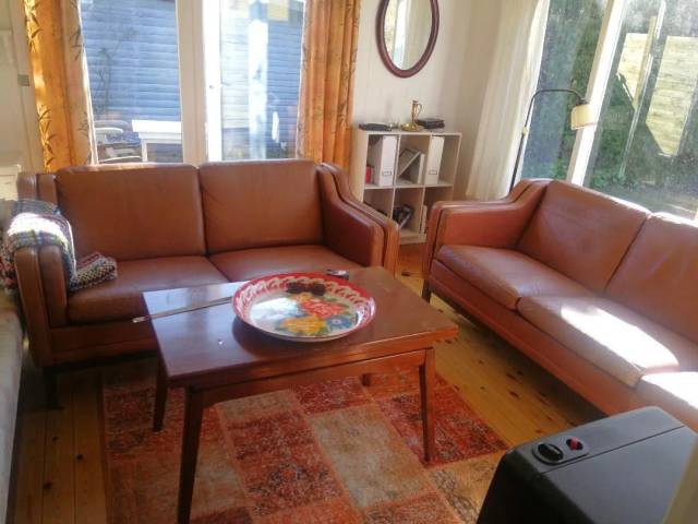 Sofagruppe i conjakfarvet læder 