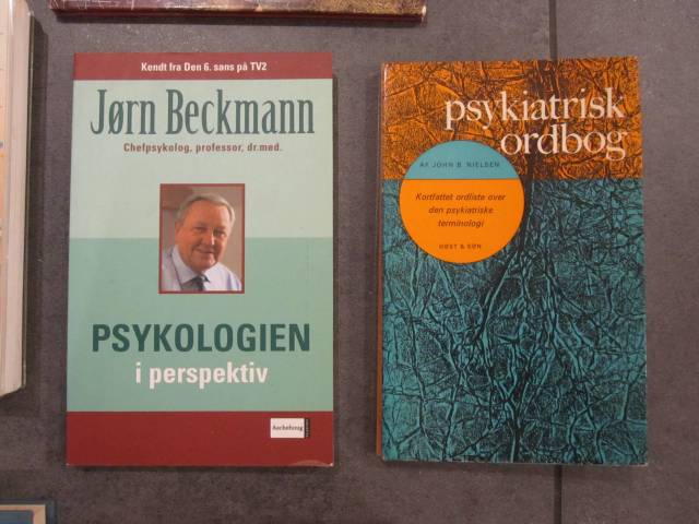 9 stk. bøger