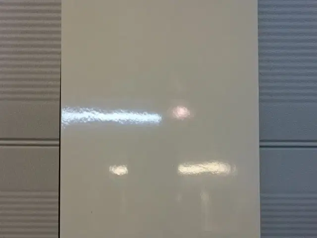 Svævehylde Blank hvid lakeret 80 cm bred