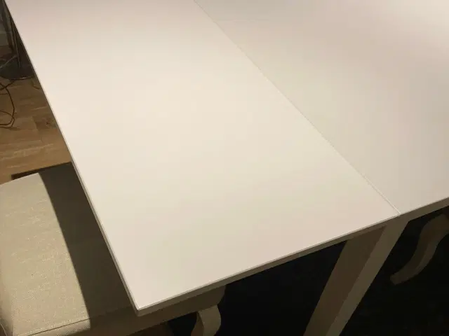 Spisebord med 8 stole