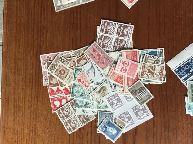 Danmark - 700 postfriske frimærker 