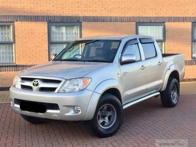 ALT TOYOTA KØBES TIL EXPORT