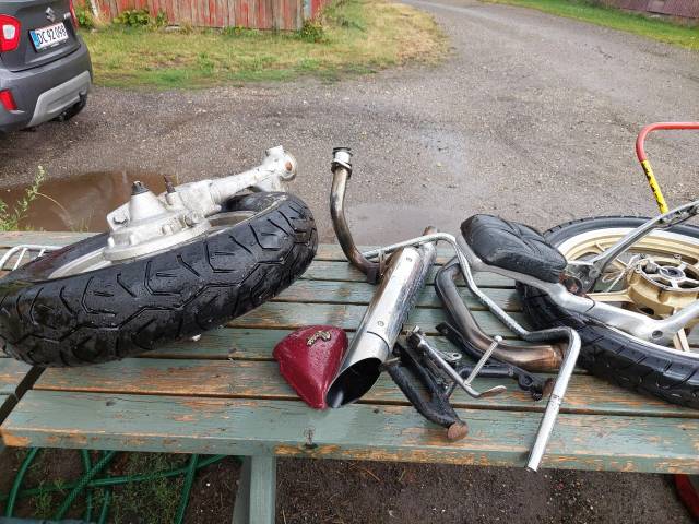 yamaha xv 750. reservedele sælges.