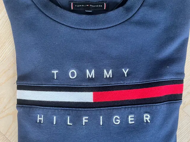 Smøre at tilføje Fern Tommy Hilfiger sweetshirt | Middelfart - GulogGratis.dk