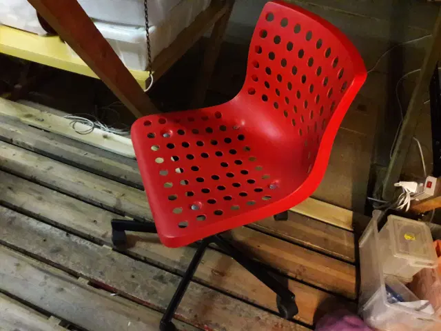 Formstøbt røde plaststole