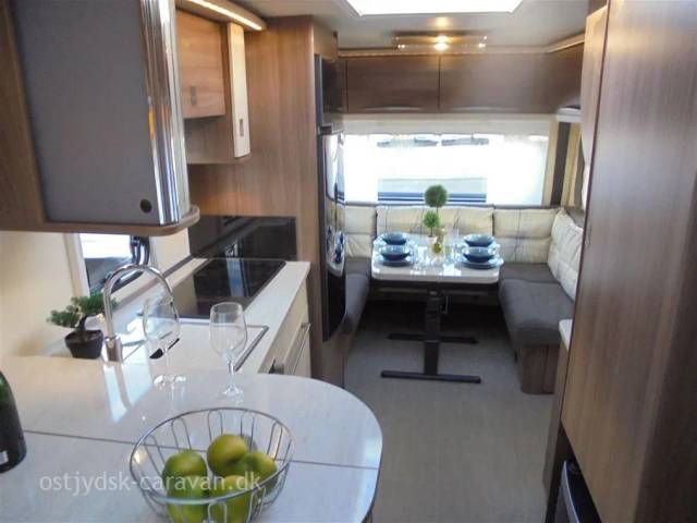 2017 - Bürstner Averso 460 TS "55 Years"
