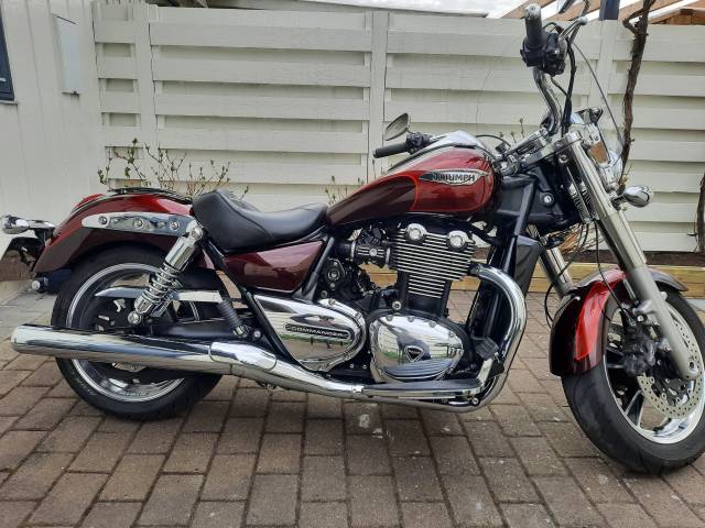 Triumph Thunderbird Commander 1700