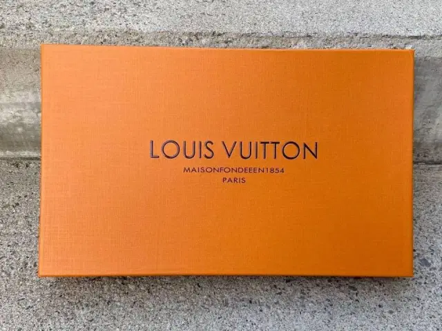 Louis Vuitton Skjerf i Brun til Kvinner