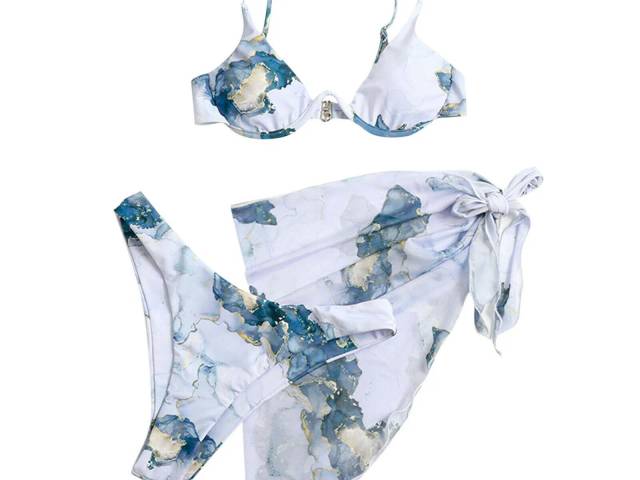 Bikini sæt med 3 dele. Størrelse large=Medium