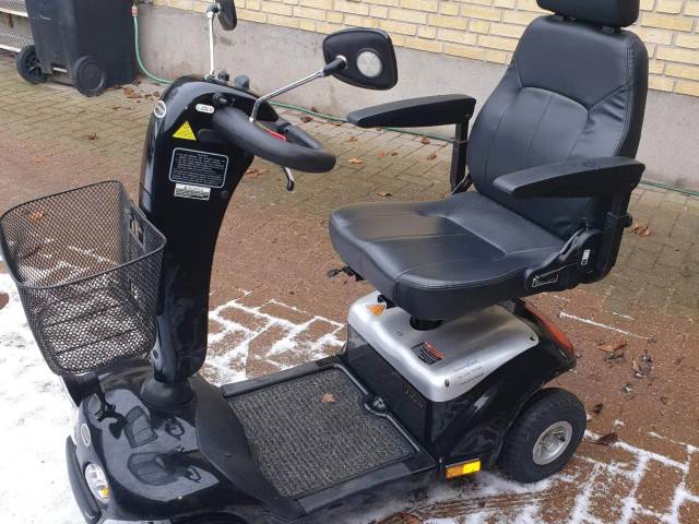 4 hjulet Shoprider El scooter sælges.