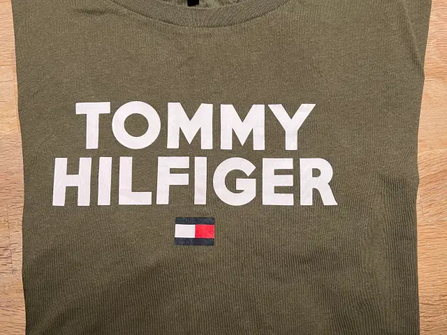 skære ned Ruddy Akkumulering T-shirt Tommy Hilfiger | Odense SV - GulogGratis.dk