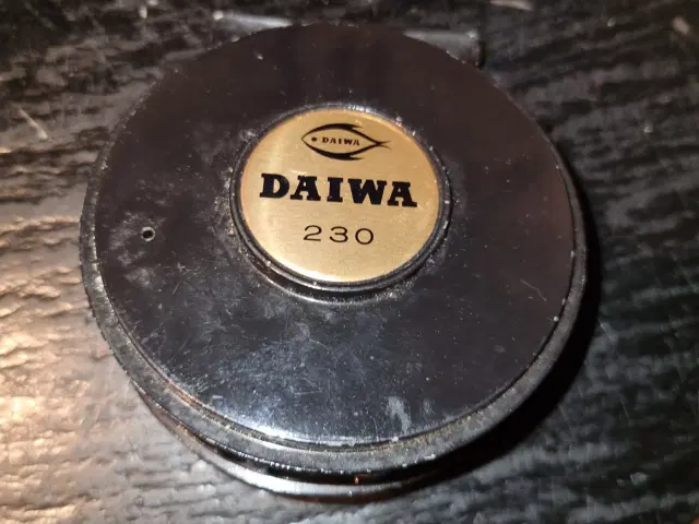 Fluehjul Daiwa 230, Rainbow #75 + nye snøre