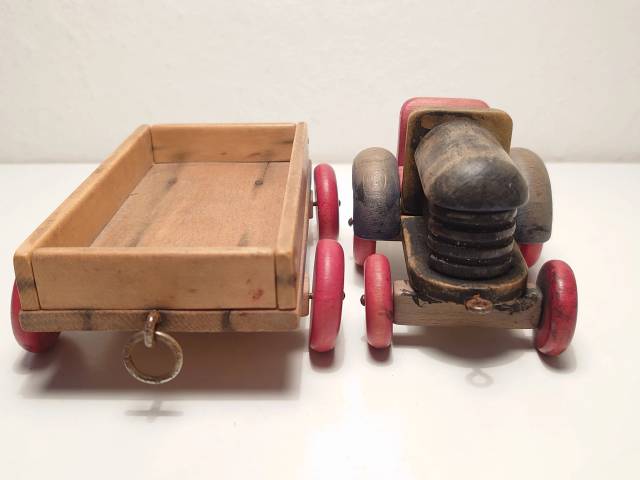 Træ traktor m. anhænger fra 1950´erne