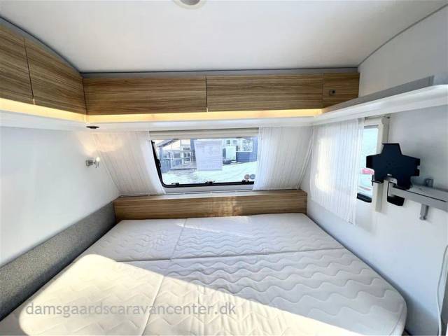 2019 - Adria Altea 552 PK   Køjer-Dobbeltseng-Mover-Posemarkise