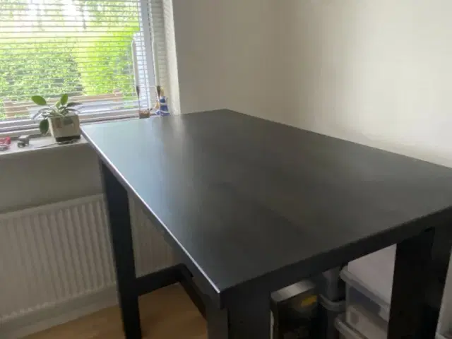 Spisebord + 2  stole 
